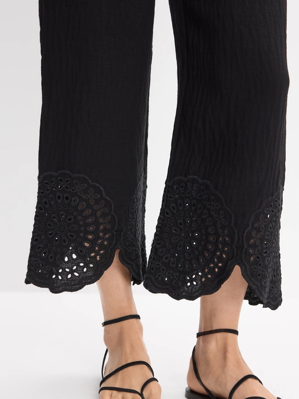 MELANIE LYNE - BLACK EYELET HEM WIDE-LEG CROPPED PANTS - BNWT - SIZE 16